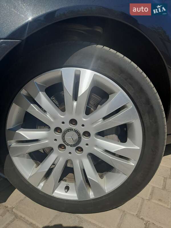 Седан Mercedes-Benz S-Class 2012 в Оржице