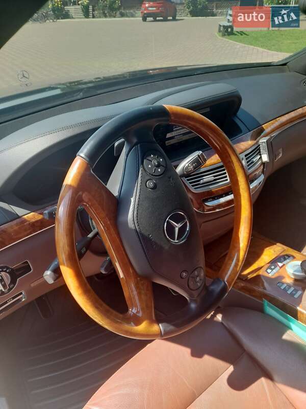 Седан Mercedes-Benz S-Class 2012 в Оржице
