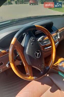 Седан Mercedes-Benz S-Class 2012 в 