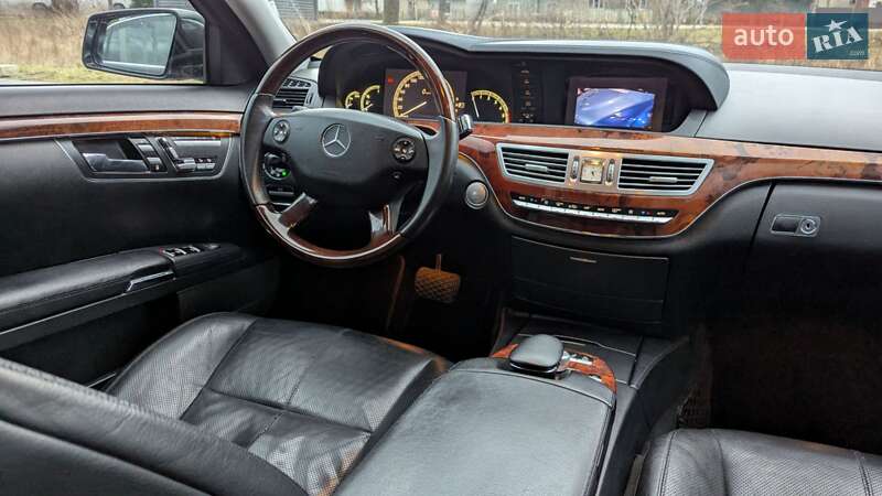 Седан Mercedes-Benz S-Class 2009 в Стрию