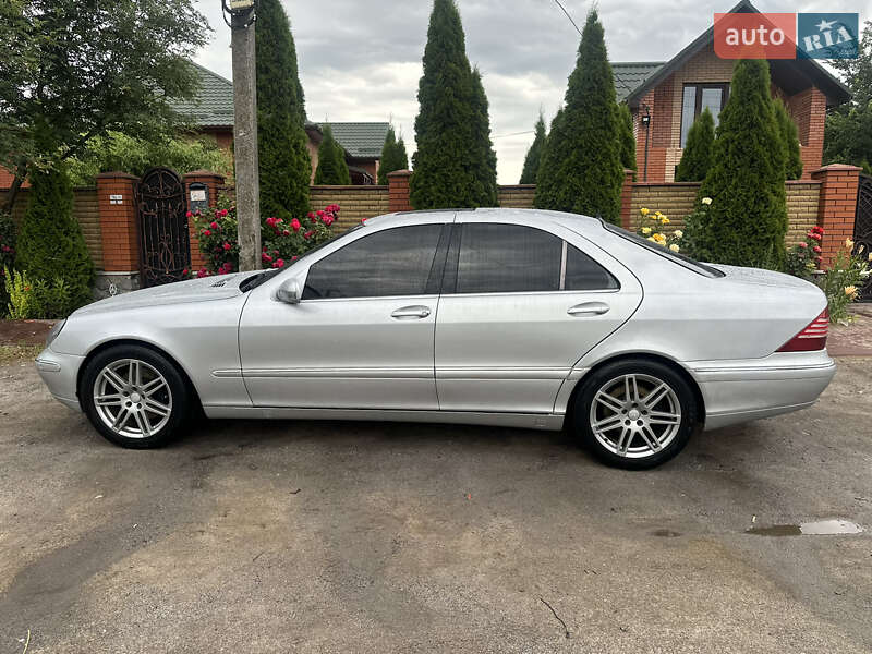 Седан Mercedes-Benz S-Class 2000 в Браиловом