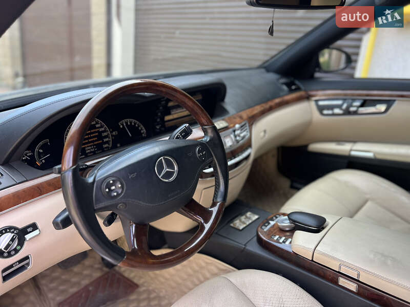Седан Mercedes-Benz S-Class 2005 в Одессе