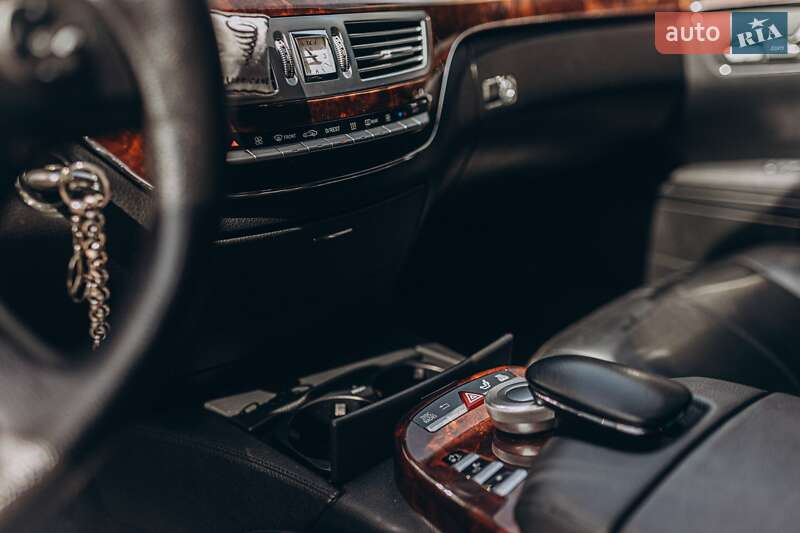 Седан Mercedes-Benz S-Class 2006 в Залещиках
