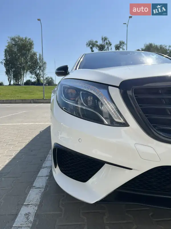 Mercedes-Benz S-Class