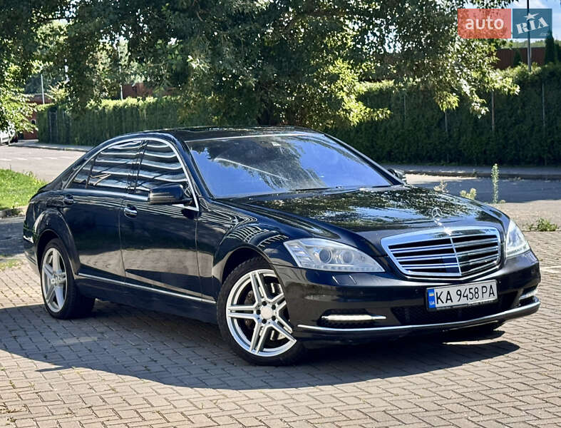 Mercedes-Benz S-Class 2010