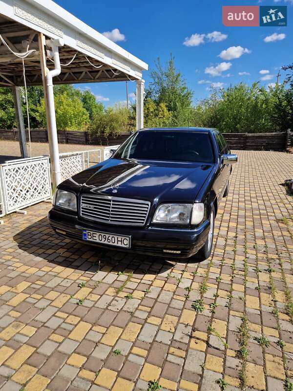 Седан Mercedes-Benz S-Class 1997 в Южноукраїнську