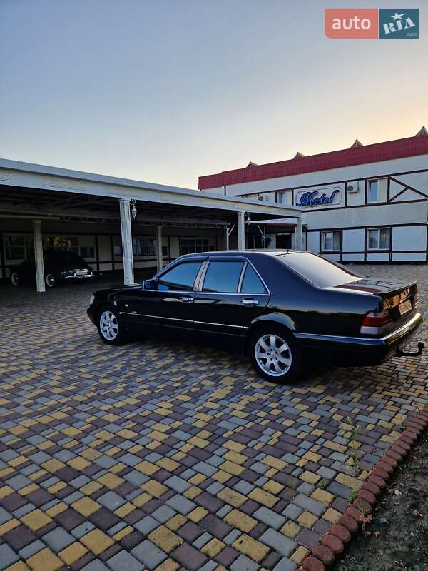 Седан Mercedes-Benz S-Class 1997 в Южноукраїнську
