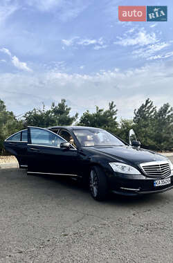 Седан Mercedes-Benz S-Class 2012 в 