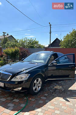 Седан Mercedes-Benz S-Class 2006 в Сарнах