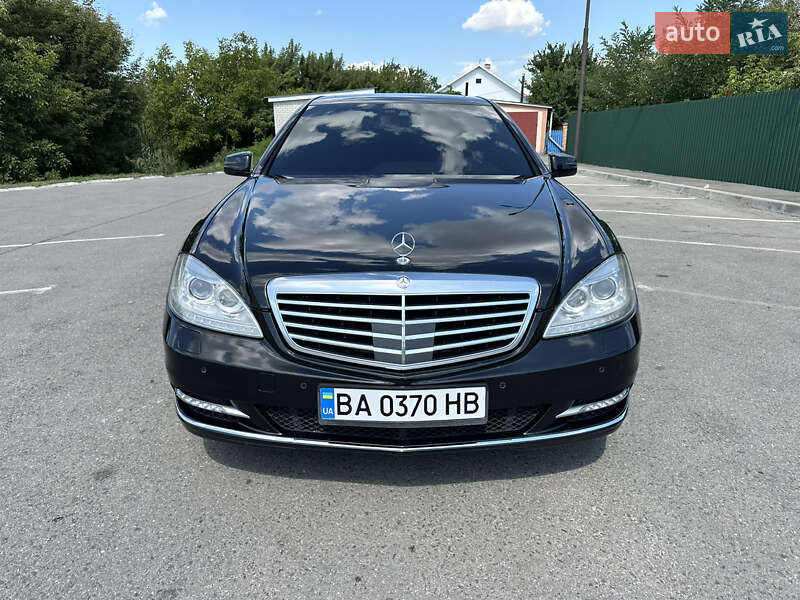 Седан Mercedes-Benz S-Class 2012 в 