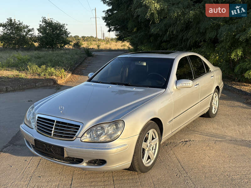Седан Mercedes-Benz S-Class 2002 в 