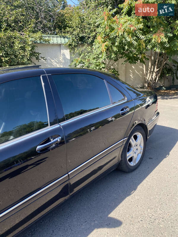 Седан Mercedes-Benz S-Class 2003 в  фото Седан Mercedes-Benz S-Class 2003 в