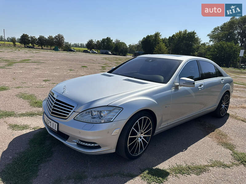Седан Mercedes-Benz S-Class 2011 в Кропивницком
