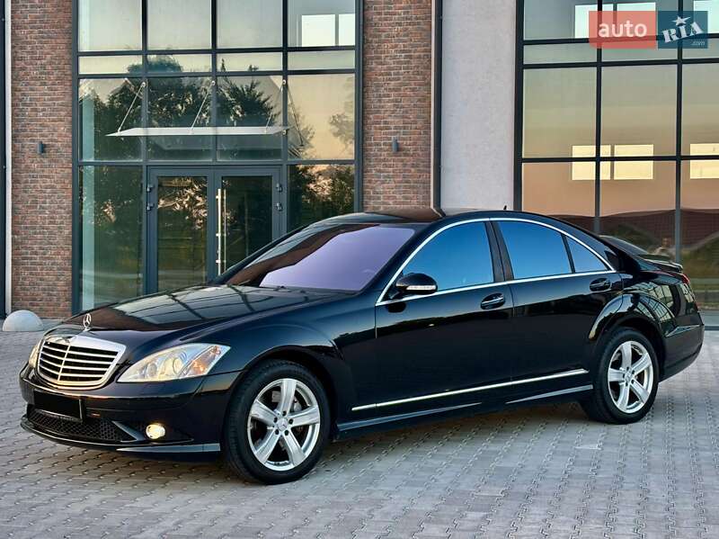 Mercedes-Benz S-Class 2005