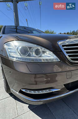 Седан Mercedes-Benz S-Class 2011 в 