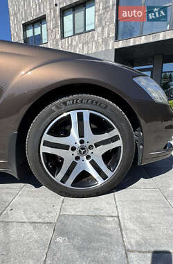 Седан Mercedes-Benz S-Class 2011 в 