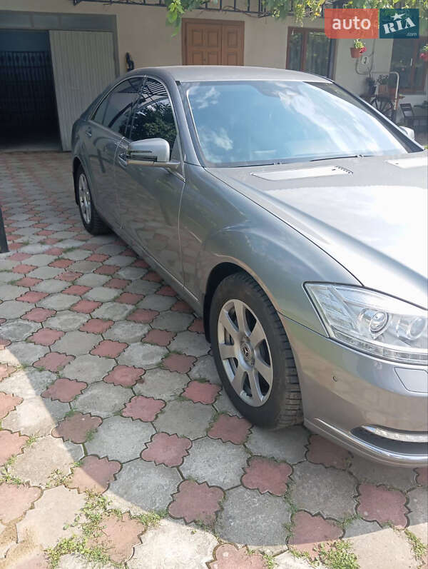 Седан Mercedes-Benz S-Class 2010 в Кицмани