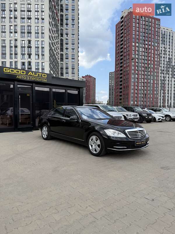 Седан Mercedes-Benz S-Class 2012 в 
