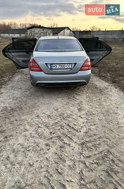 Седан Mercedes-Benz S-Class 2012 в 