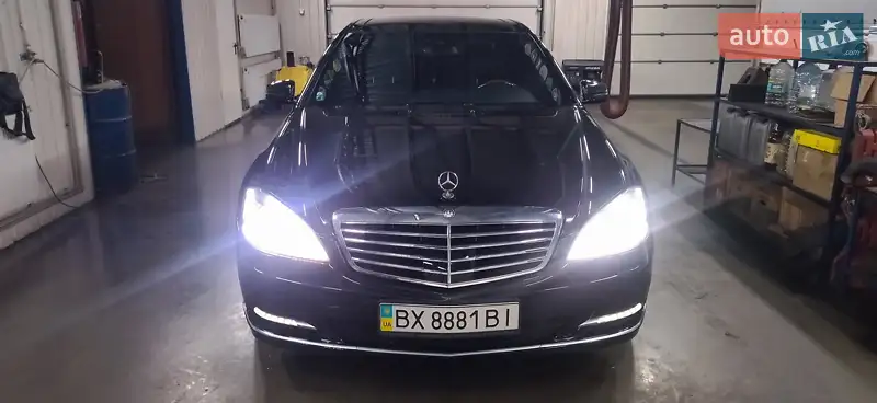 Mercedes-Benz S-Class