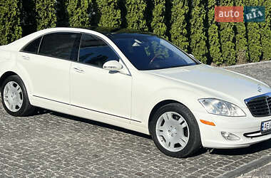 Седан Mercedes-Benz S-Class 2008 в 