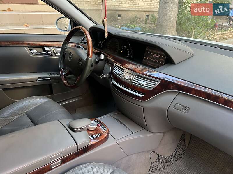 Седан Mercedes-Benz S-Class 2007 в Николаеве