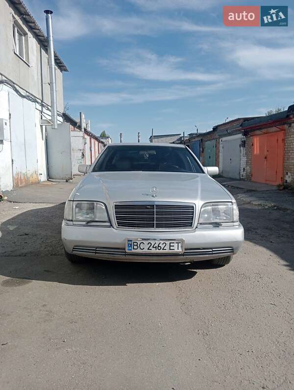 Mercedes-Benz S-Class 1991