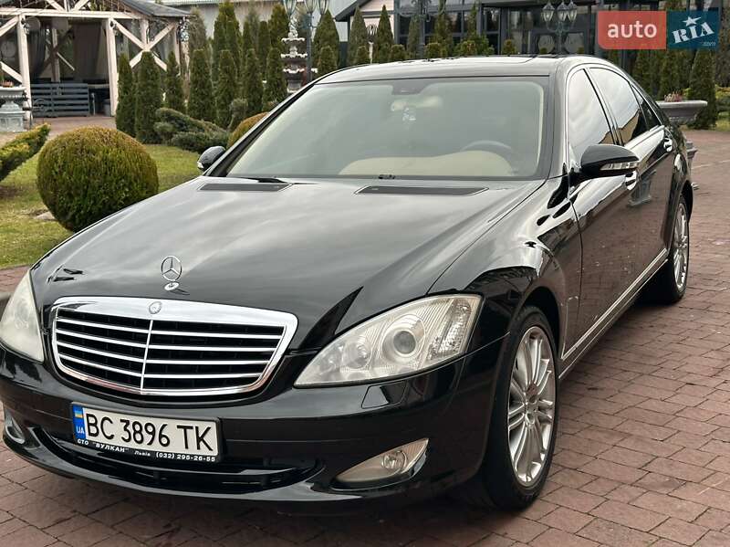 Седан Mercedes-Benz S-Class 2006 в Львове