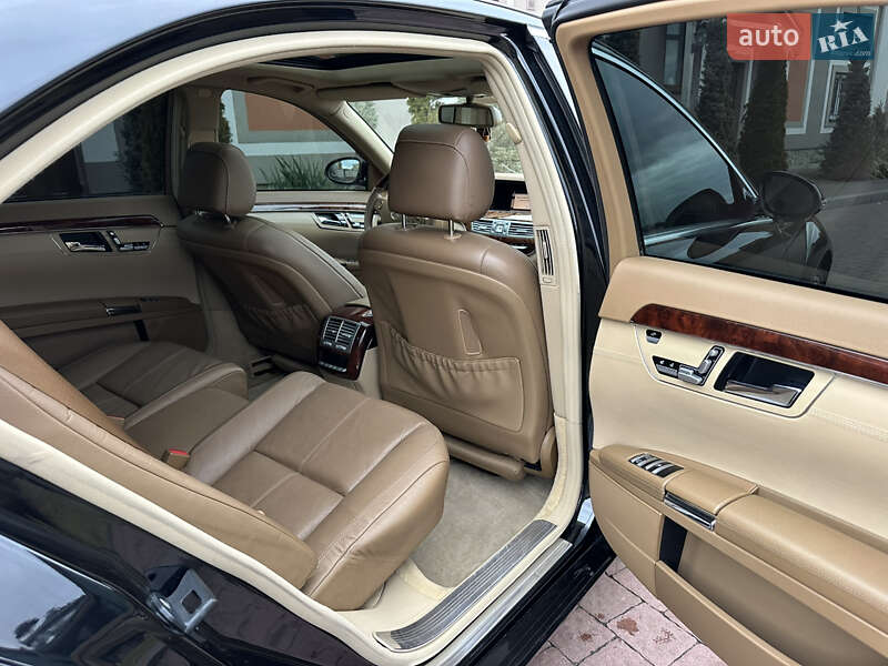 Седан Mercedes-Benz S-Class 2006 в Львове