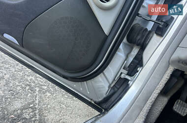 Седан Mercedes-Benz S-Class 2005 в 