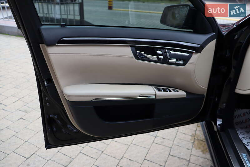 Седан Mercedes-Benz S-Class 2012 в Львові