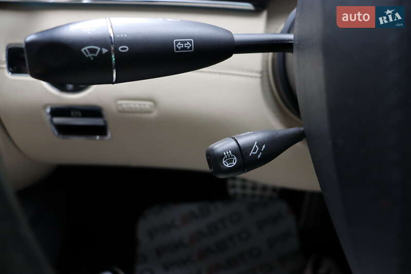 Седан Mercedes-Benz S-Class 2012 в Львові