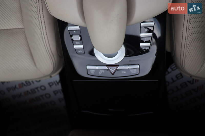 Седан Mercedes-Benz S-Class 2012 в Львові