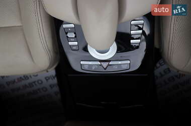 Седан Mercedes-Benz S-Class 2012 в 