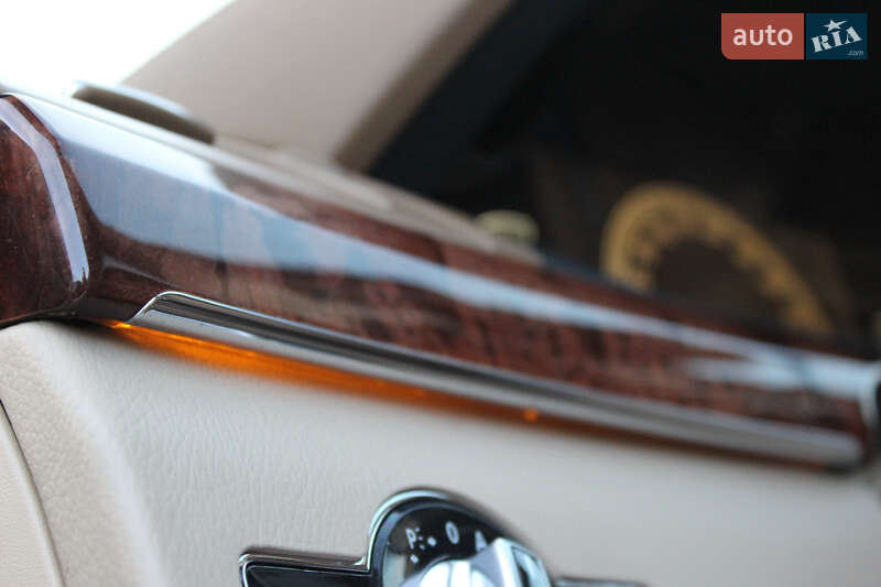 Седан Mercedes-Benz S-Class 2006 в Ровно