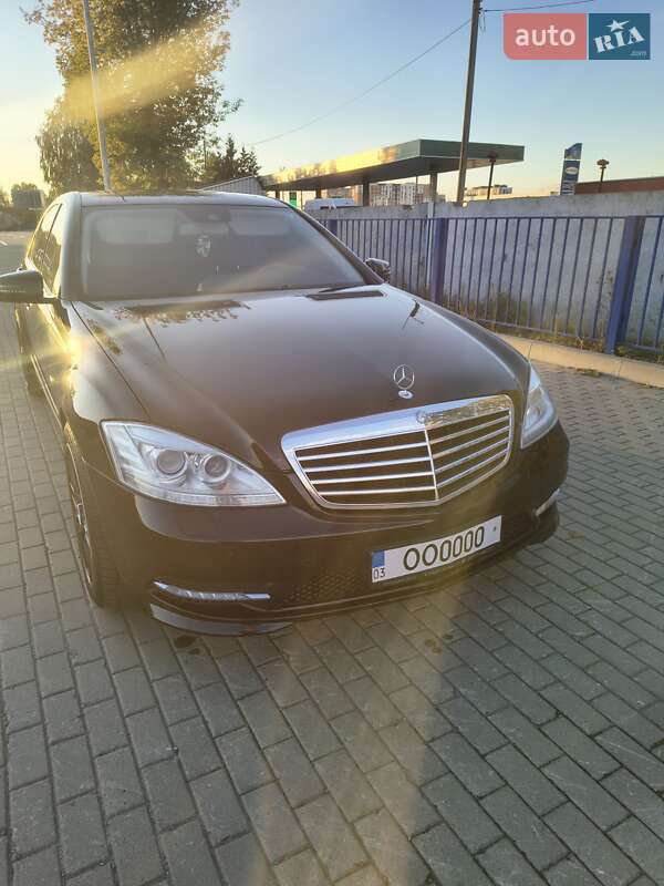 Седан Mercedes-Benz S-Class 2011 в 