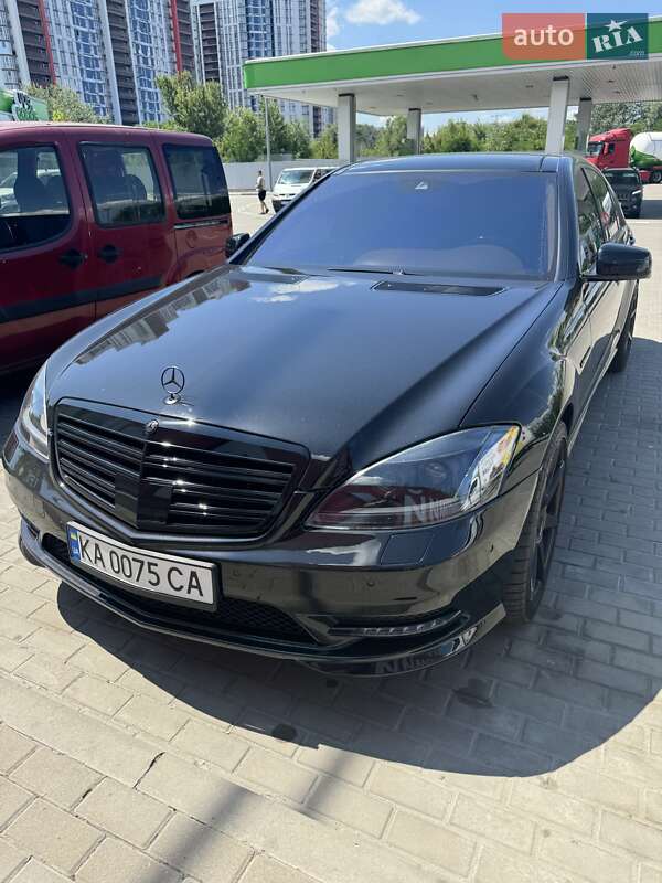 Mercedes-Benz S-Class 2012