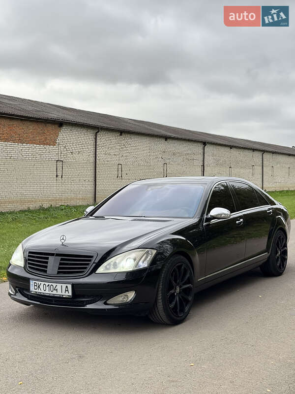 Седан Mercedes-Benz S-Class 2006 в Ровно