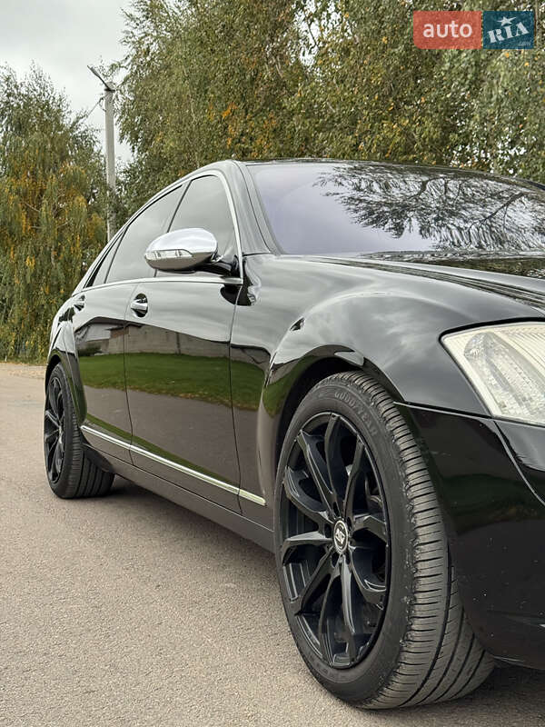 Седан Mercedes-Benz S-Class 2006 в Ровно