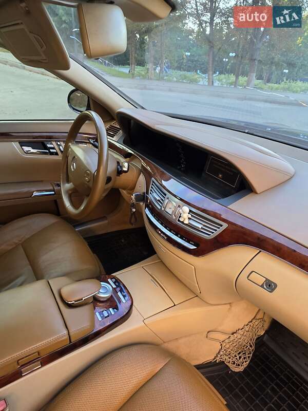 Седан Mercedes-Benz S-Class 2007 в Ровно