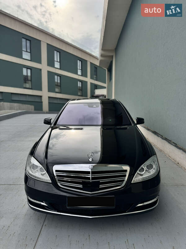 Седан Mercedes-Benz S-Class 2010 в Дніпрі