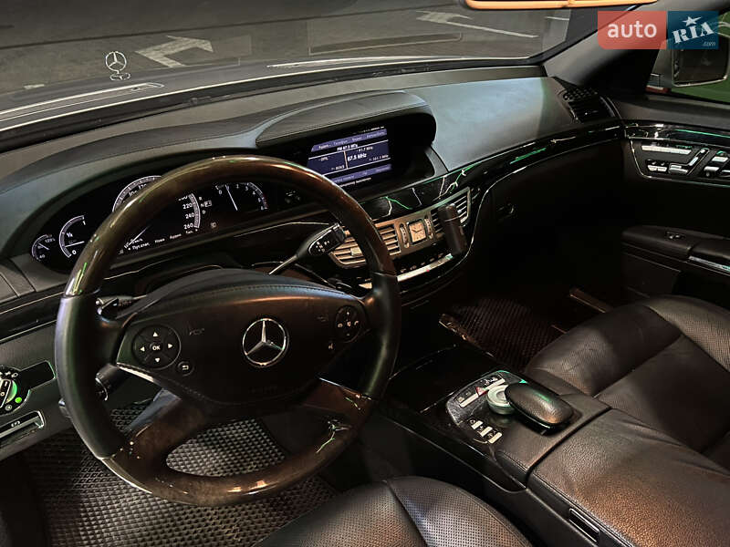 Седан Mercedes-Benz S-Class 2010 в Тернополі