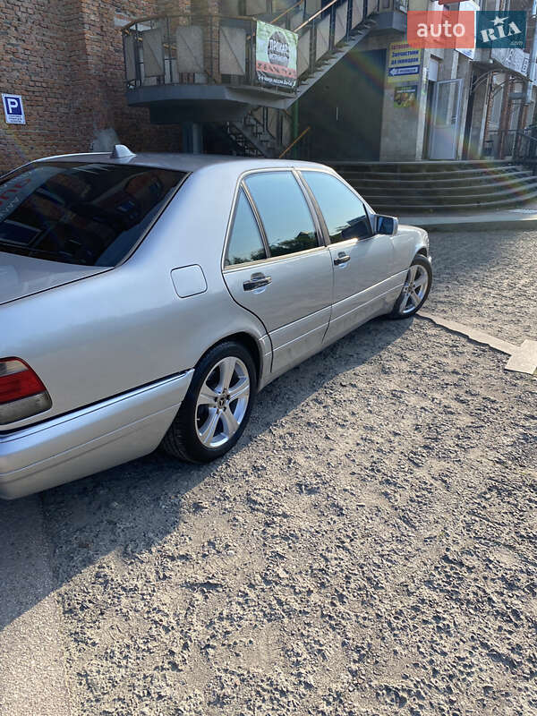 Седан Mercedes-Benz S-Class 1997 в Ивано-Франковске