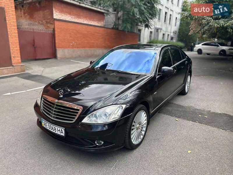 Седан Mercedes-Benz S-Class 2006 в 