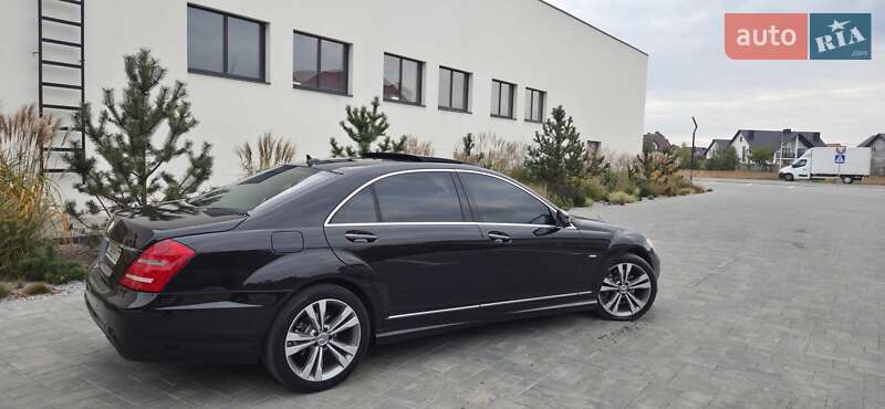 Седан Mercedes-Benz S-Class 2011 в Луцке