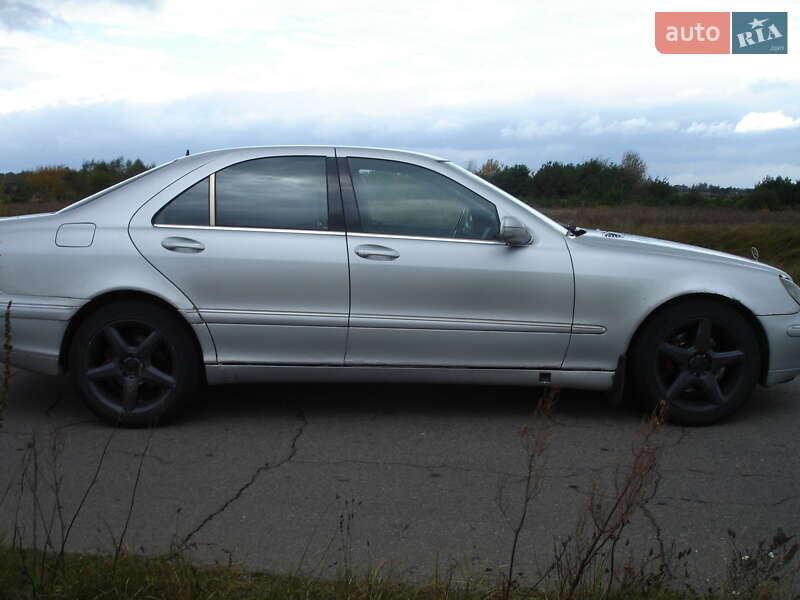 Седан Mercedes-Benz S-Class 2000 в Вараші