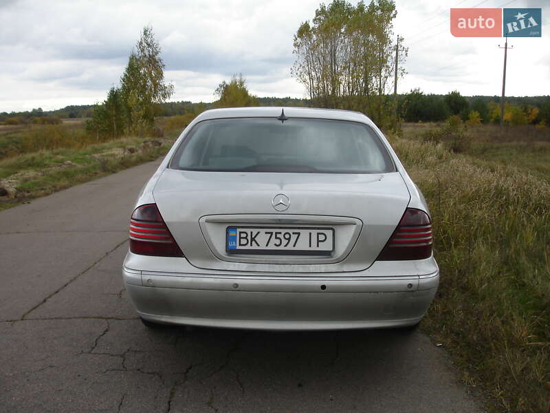 Седан Mercedes-Benz S-Class 2000 в Вараші