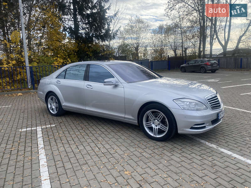 Седан Mercedes-Benz S-Class 2010 в Тернополі