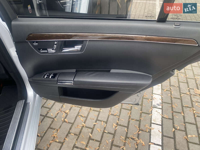 Седан Mercedes-Benz S-Class 2010 в Тернополі