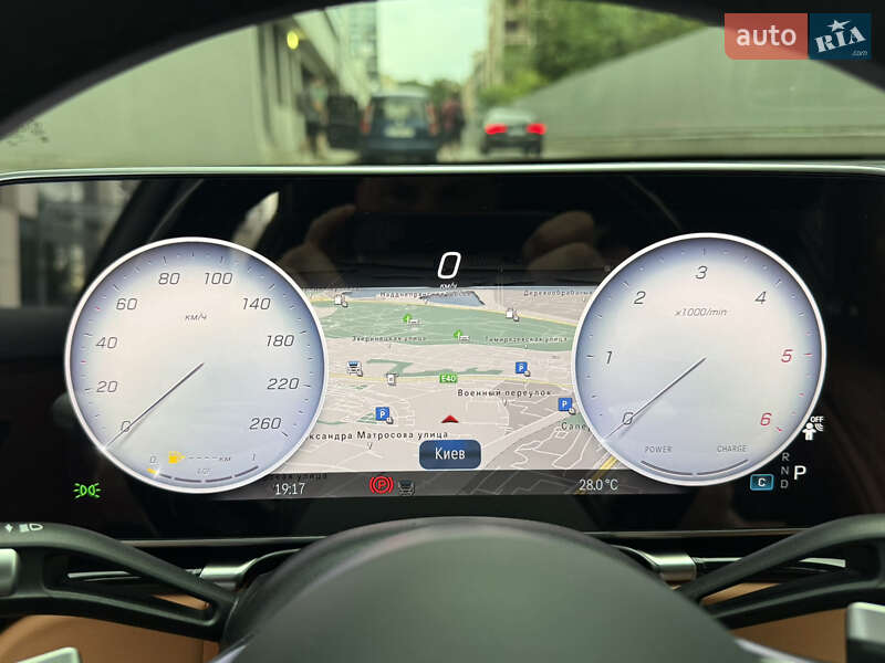 Седан Mercedes-Benz S-Class 2024 в Киеве